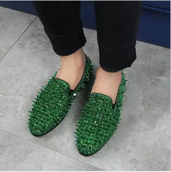 Luxusný dizajn hrotmi husto mužov topánky lesk mokasíny štvorcové prst bytov nity módne mužov strany svadobné topánky modrá zelená strieborná