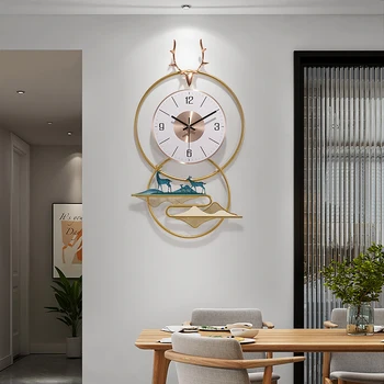 Moderný minimalistický nástenné hodiny obývacia izba domov módy svetlo luxus čistého červeného nová reštaurácia, tvorivá atmosféra dekoratívne hodiny