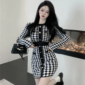 Vintage O Krk Dlhý Rukáv Houndstooth Šaty Bodycon Zábal Hip Vestidos Mujer 2023 Oblečenie Hit Black White Pletené Šaty