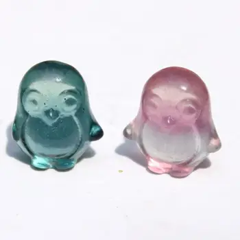jednotka jeden kus Ručne Vyrezávané Prírodné Rainbow Fluorite Crystal Mini Tučniakov
